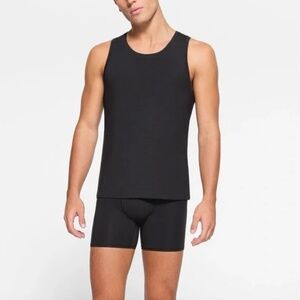 Skims Stretch Tank Top in Obsidian